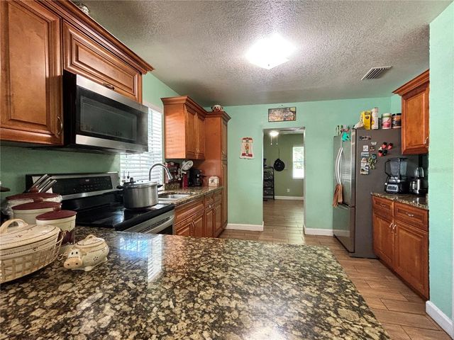 2715 BEL AIRE CIRCLE, Tampa, FL 33614