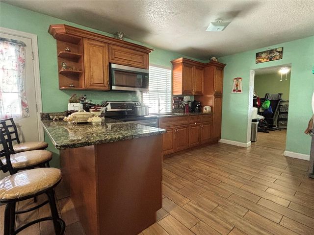 2715 BEL AIRE CIRCLE, Tampa, FL 33614