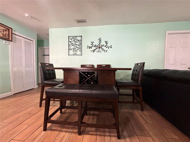 2715 BEL AIRE CIRCLE, Tampa, FL 33614