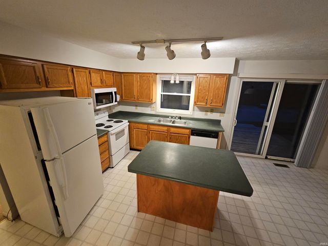 5182 Highland Cove Court, Monticello, IN 47960