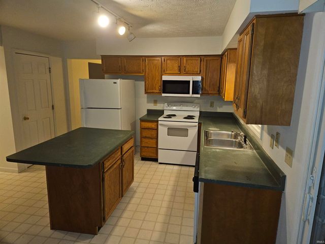 5182 Highland Cove Court, Monticello, IN 47960