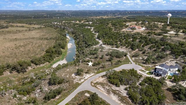 933 Blueridge Vw, Canyon Lake, TX 78133