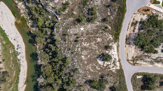 933 Blueridge Vw, Canyon Lake, TX 78133