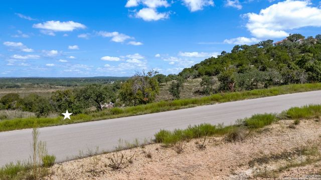 933 Blueridge Vw, Canyon Lake, TX 78133