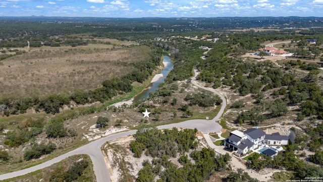 933 Blueridge Vw, Canyon Lake, TX 78133