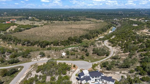 933 Blueridge Vw, Canyon Lake, TX 78133