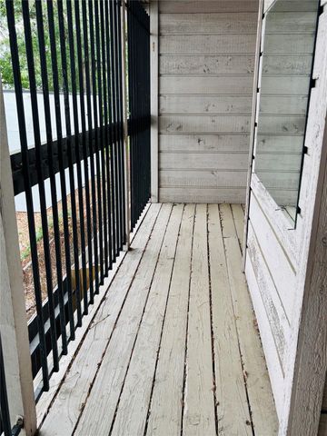 17331 Red Oak Drive 26, Houston, TX 77090