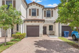 12725 SW 229th Ter, Miami, FL 33170