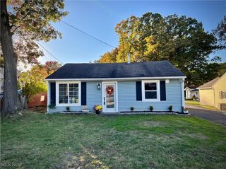 1144 Logan Avenue, Mcdonald, OH 44437