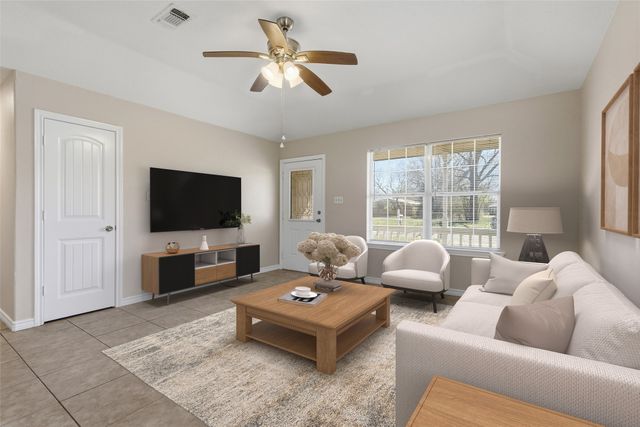 713 W Bond Street, Denison, TX 75020