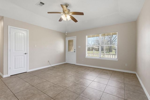 713 W Bond Street, Denison, TX 75020