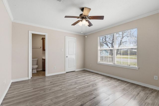 713 W Bond Street, Denison, TX 75020