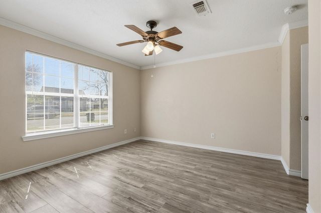 713 W Bond Street, Denison, TX 75020