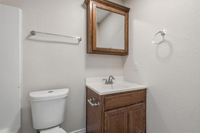 713 W Bond Street, Denison, TX 75020