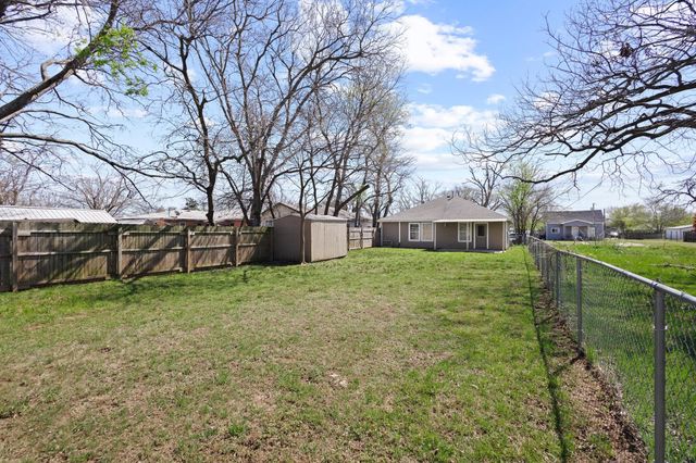 713 W Bond Street, Denison, TX 75020