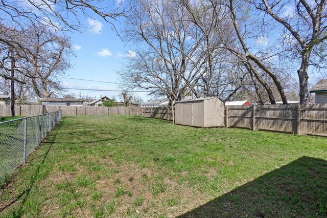 713 W Bond Street, Denison, TX 75020