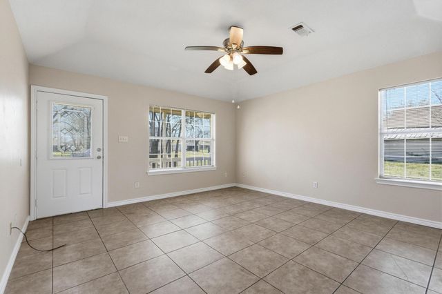 713 W Bond Street, Denison, TX 75020