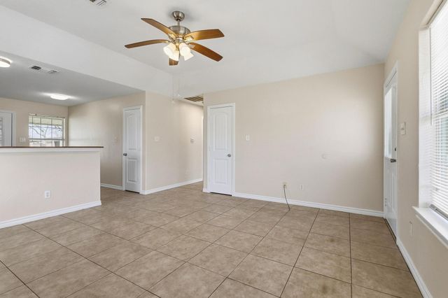 713 W Bond Street, Denison, TX 75020