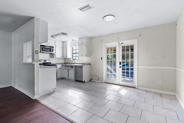 2145 Portsmouth Circle, Tallahassee, FL 32301