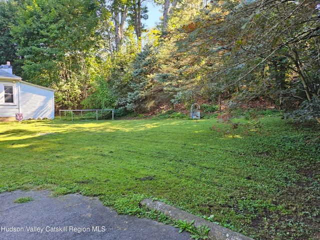 60 Carle Terrace, Lake Katrine, NY 12449