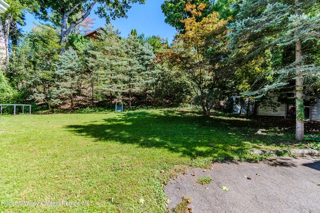 60 Carle Terrace, Lake Katrine, NY 12449
