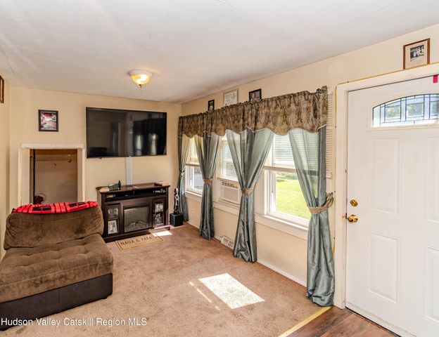 60 Carle Terrace, Lake Katrine, NY 12449