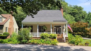 300 HICKORY CIR, La Plata, MD 20646