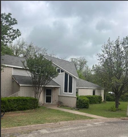 6 Creekwood Trail, Bowie, TX 76230