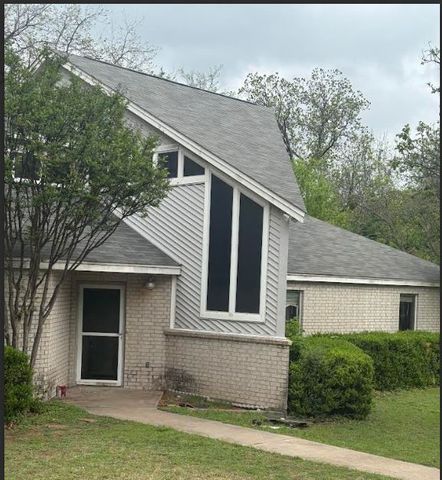 6 Creekwood Trail, Bowie, TX 76230