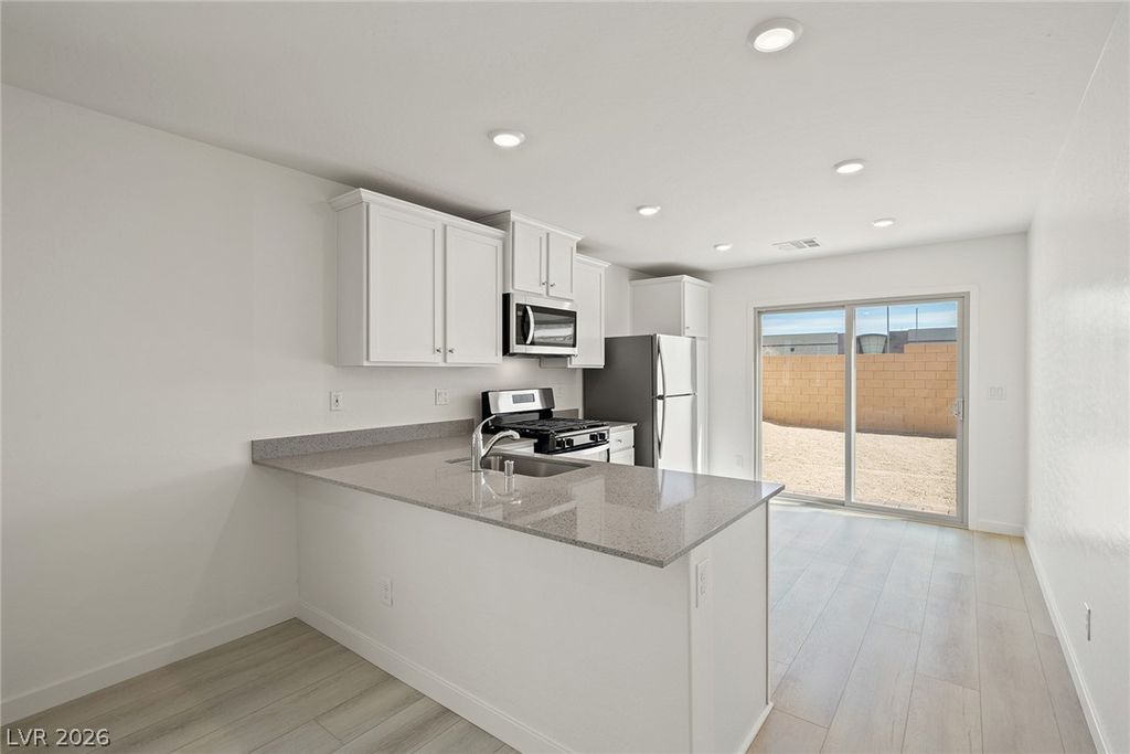6760 Violet Cascade Avenue, Las Vegas, NV 89156 — photo 4