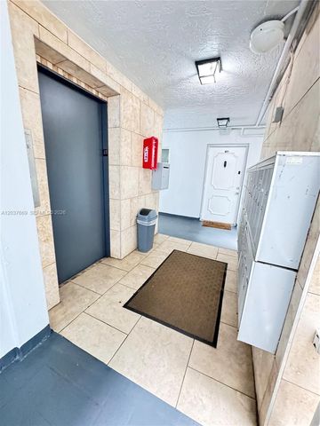 9441 Evergreen Place 206, Davie, FL 33324