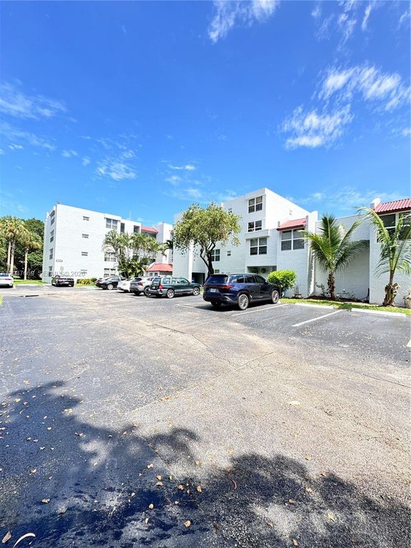 9441 Evergreen Place 206, Davie, FL 33324