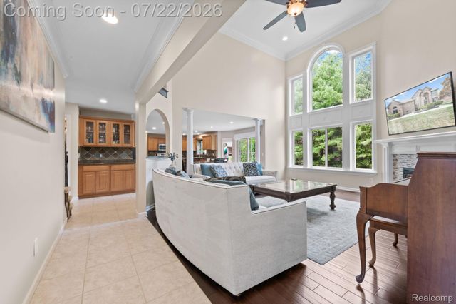 55513 Caesars Drive, Shelby Charter Township, MI 48315