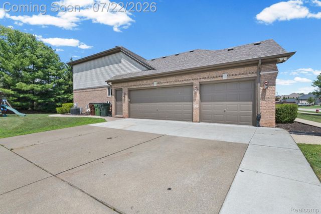 55513 Caesars Drive, Shelby Charter Township, MI 48315