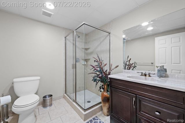 55513 Caesars Drive, Shelby Charter Township, MI 48315