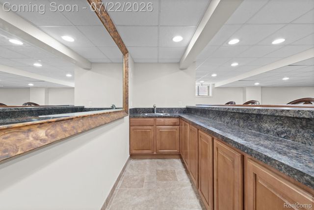 55513 Caesars Drive, Shelby Charter Township, MI 48315