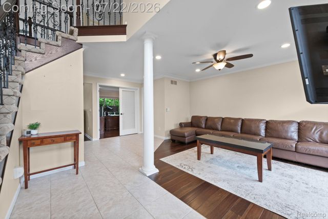55513 Caesars Drive, Shelby Charter Township, MI 48315