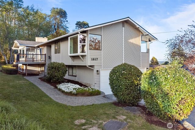 1817 58th Street NE, Tacoma, WA 98422