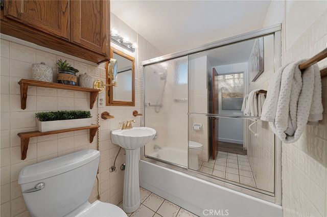 542 N Louise Avenue, Azusa, CA 91702