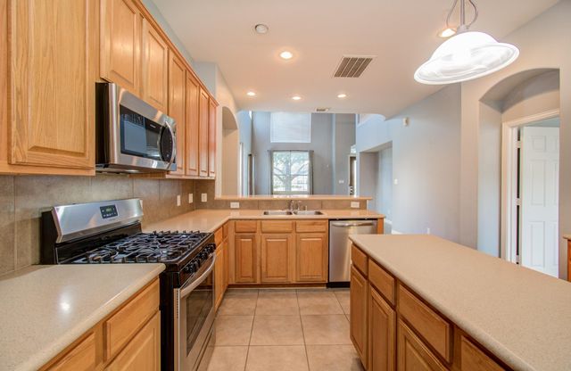 9106 Sunlight Oak Lane, Houston, TX 77070