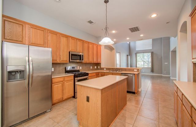 9106 Sunlight Oak Lane, Houston, TX 77070