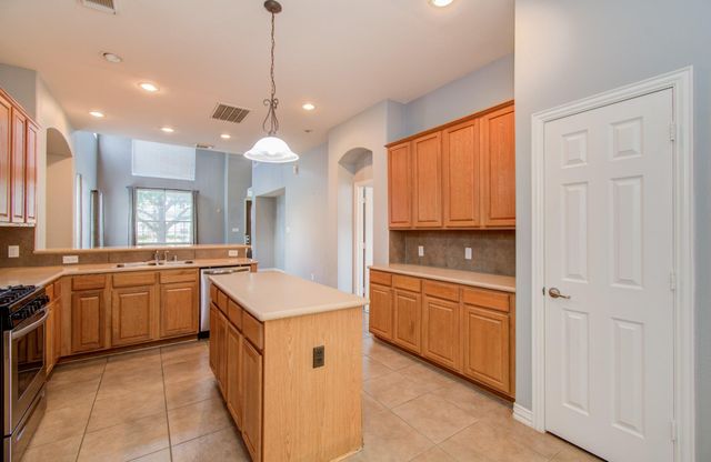 9106 Sunlight Oak Lane, Houston, TX 77070
