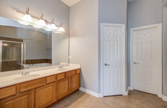 9106 Sunlight Oak Lane, Houston, TX 77070