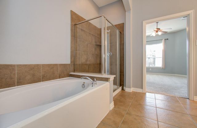 9106 Sunlight Oak Lane, Houston, TX 77070