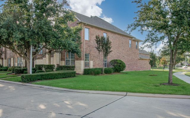9106 Sunlight Oak Lane, Houston, TX 77070