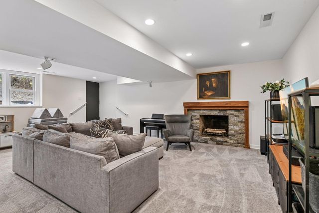 4904 Prescott Circle, Edina, MN 55436