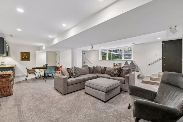 4904 Prescott Circle, Edina, MN 55436