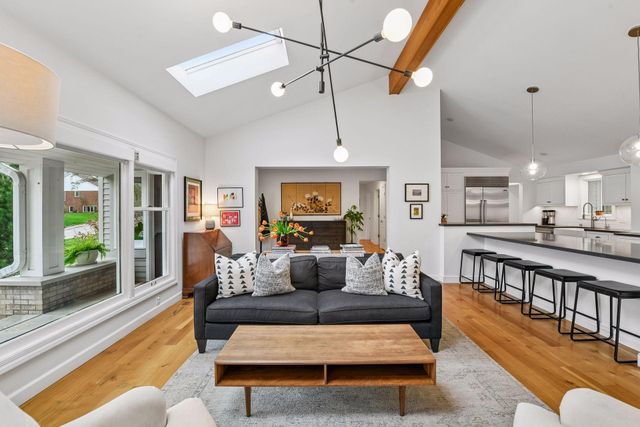 4904 Prescott Circle, Edina, MN 55436