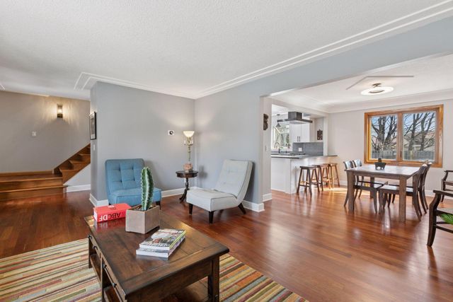 15011 Oakland Avenue, Burnsville, MN 55306