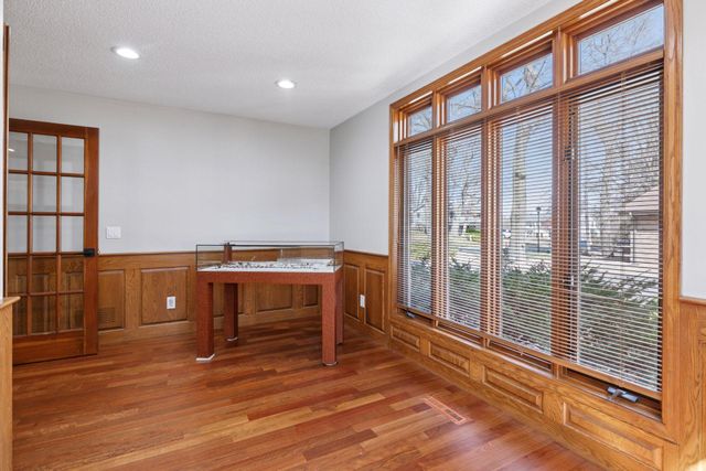 15011 Oakland Avenue, Burnsville, MN 55306